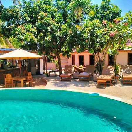 Jati Village, Party Hostel And Bungalows ギリ・トラワンガン エクステリア 写真