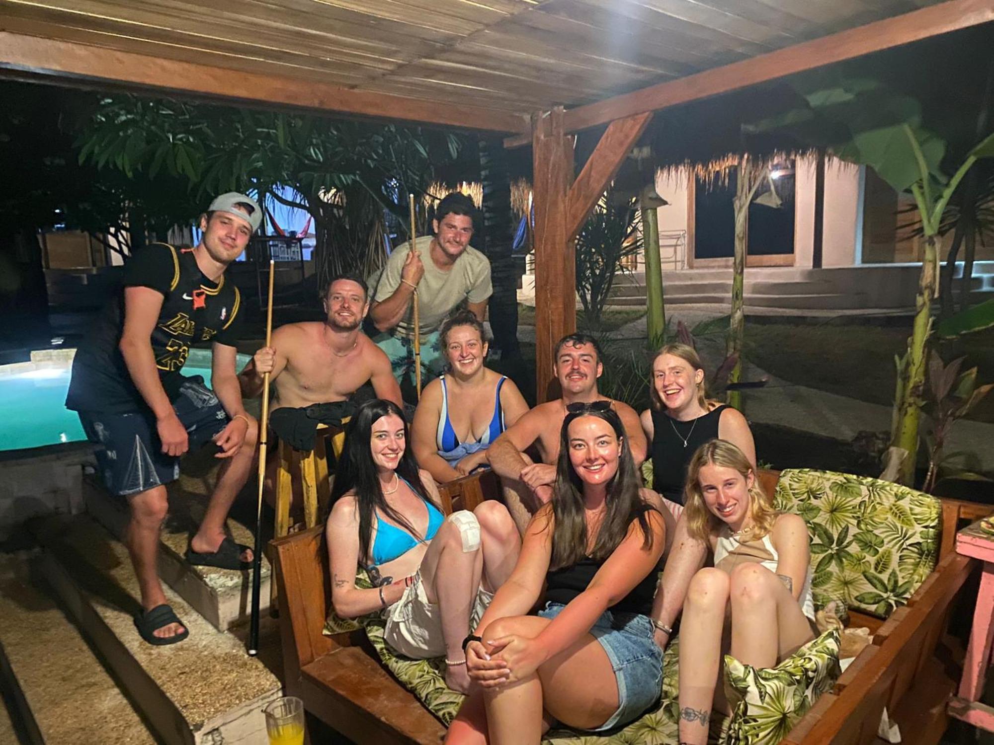 Jati Village, Party Hostel And Bungalows ギリ・トラワンガン エクステリア 写真