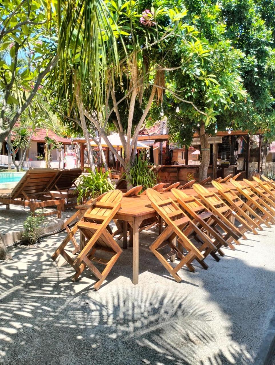Jati Village, Party Hostel And Bungalows ギリ・トラワンガン エクステリア 写真