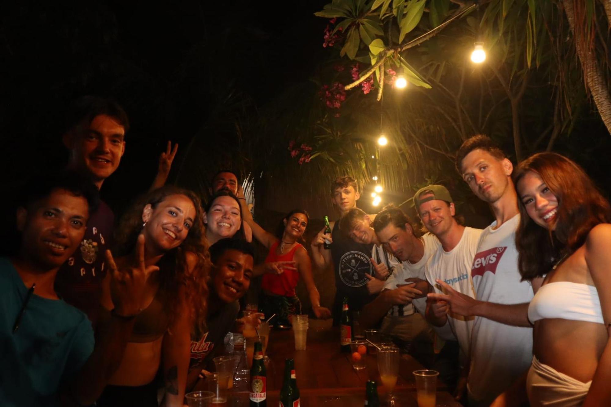 Jati Village, Party Hostel And Bungalows ギリ・トラワンガン エクステリア 写真
