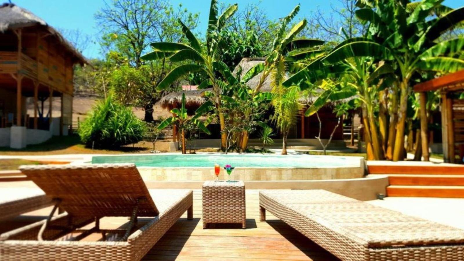 Jati Village, Party Hostel And Bungalows ギリ・トラワンガン エクステリア 写真
